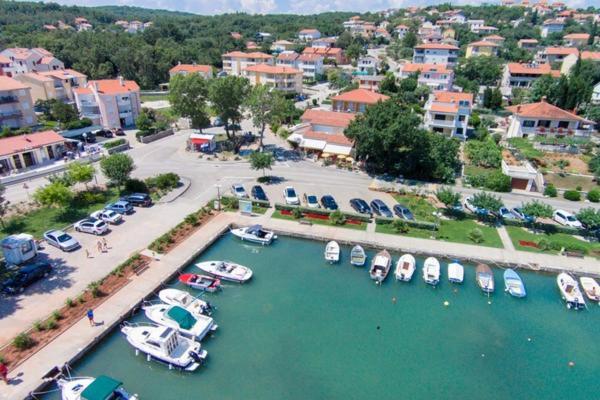 16 Apartman *