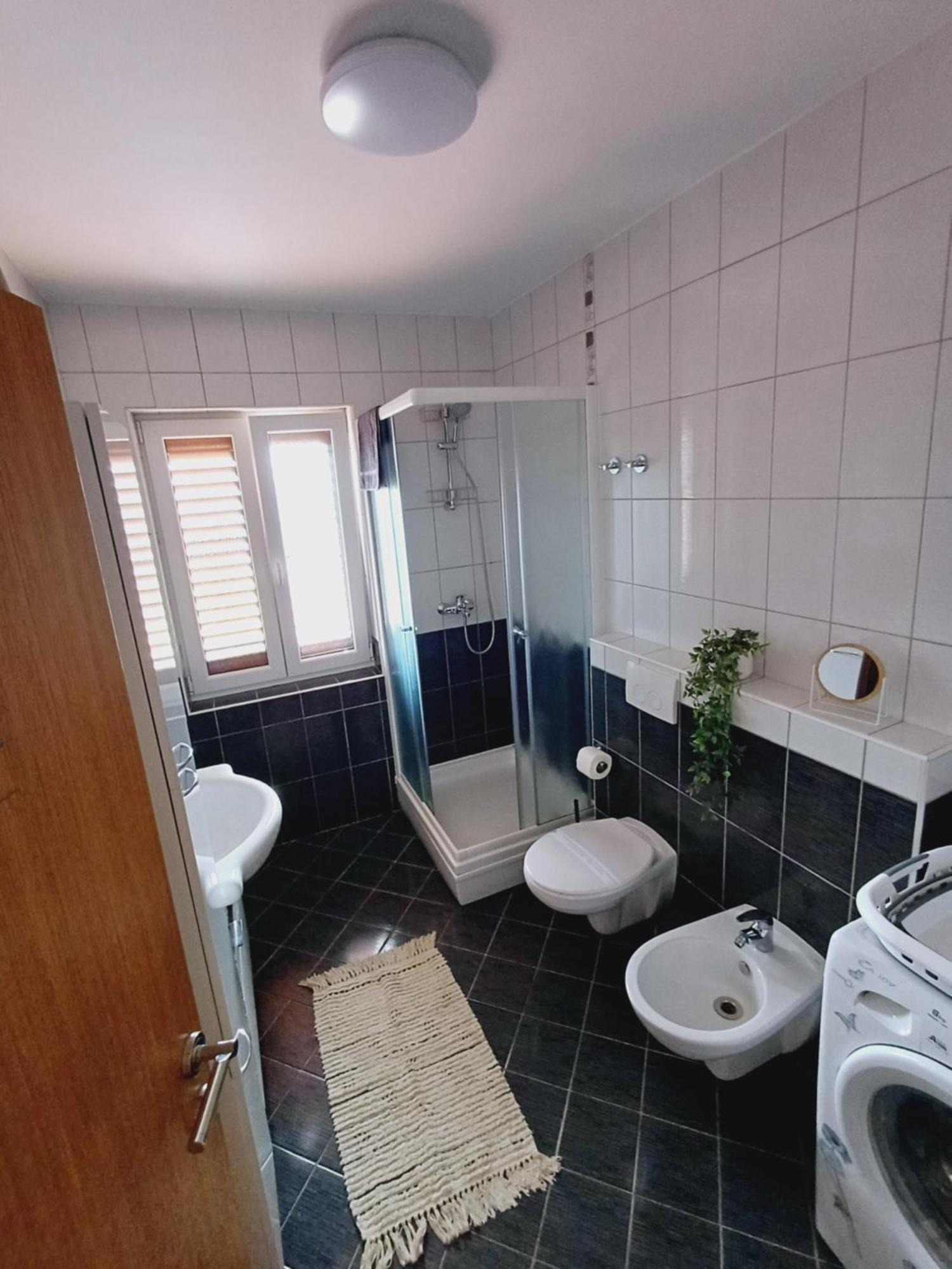 16 Apartment
