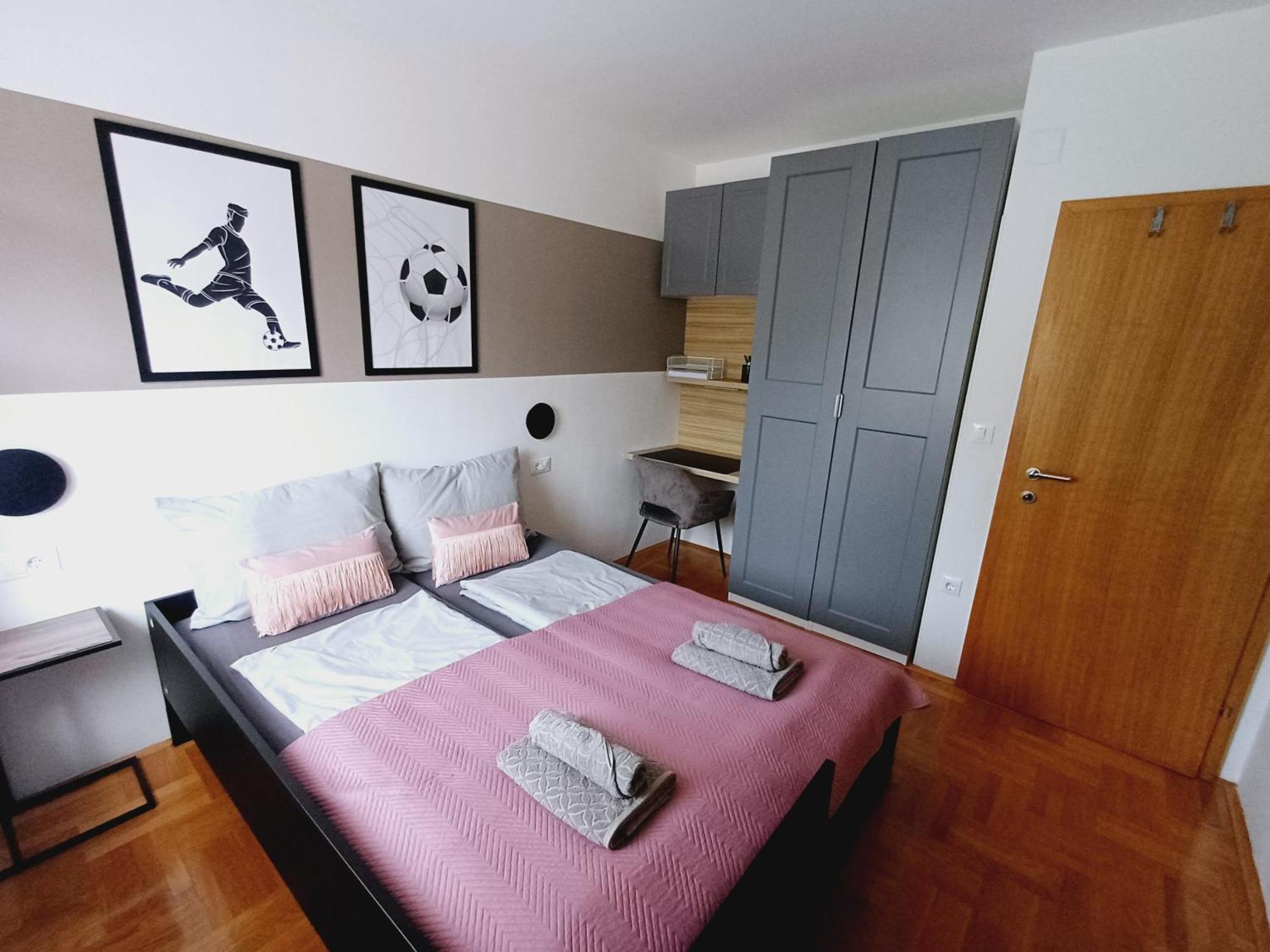 16 Apartment *