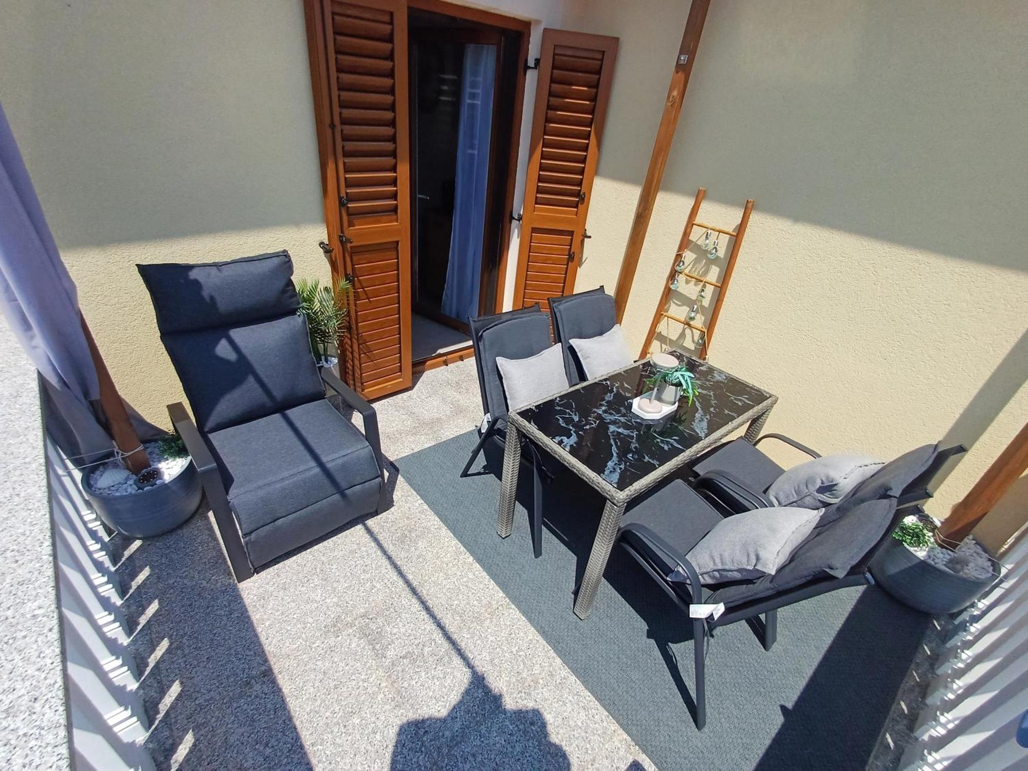 Apartman 16 Cizici